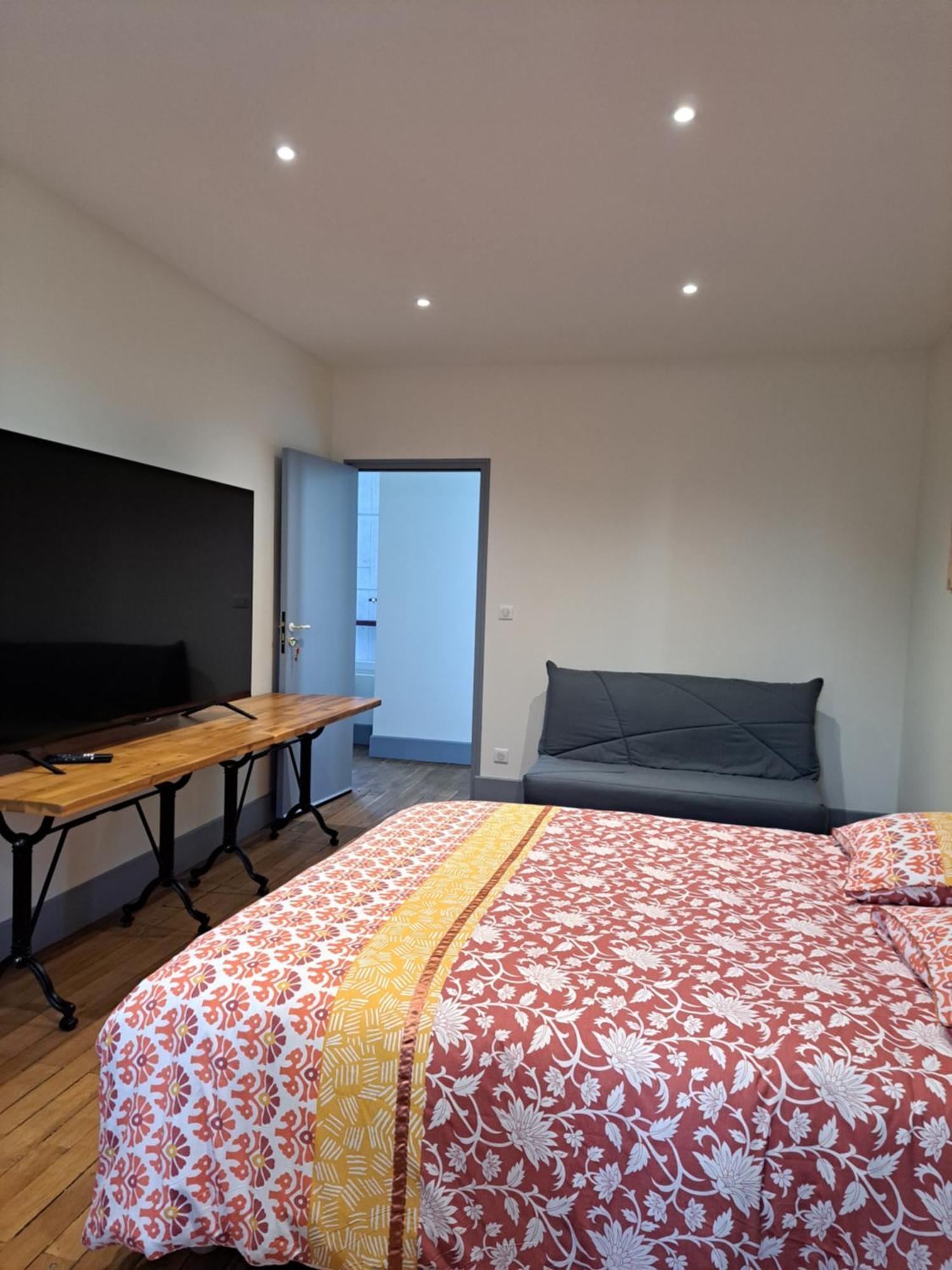 Bed and Breakfast Au P'Tit Gueul'Ton Les Aix-d'Angillon Esterno foto