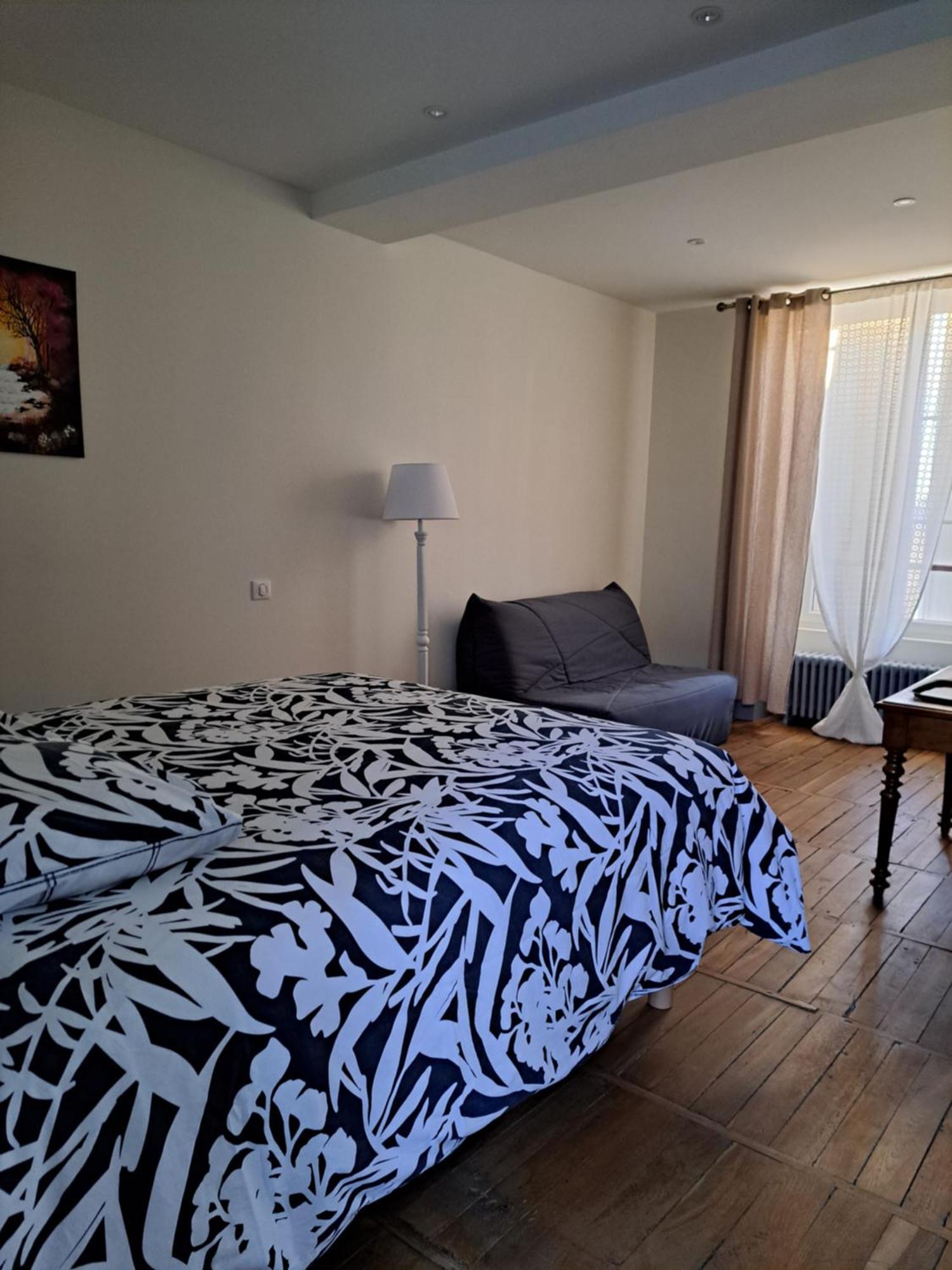 Bed and Breakfast Au P'Tit Gueul'Ton Les Aix-d'Angillon Esterno foto