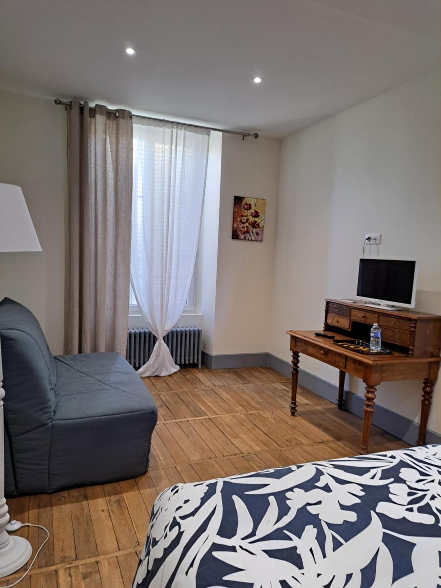 Bed and Breakfast Au P'Tit Gueul'Ton Les Aix-d'Angillon Esterno foto